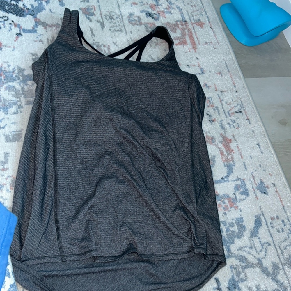 Lululemon tank top with sports bra. Size 6
